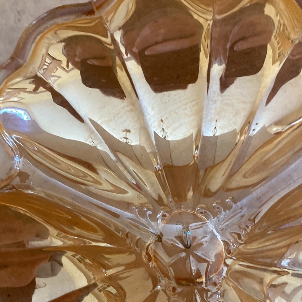 Vintage Jeanette Clover leaf nut/candy dish marigold and peach lustre - Picture 4 of 10